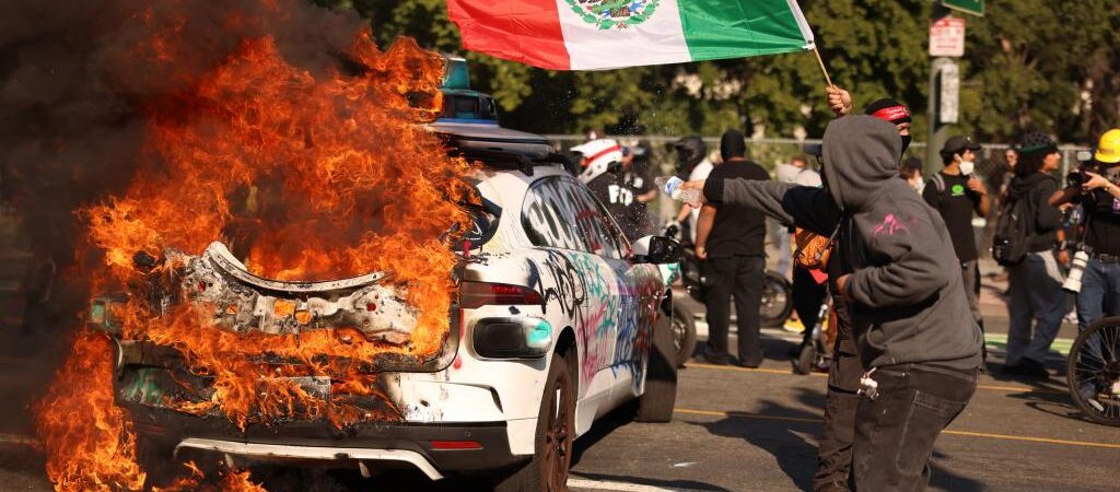 Career criminal who hurled Molotov cocktail at LA hotel where 27 DHS agents were staying during anti-ICE riots arrested